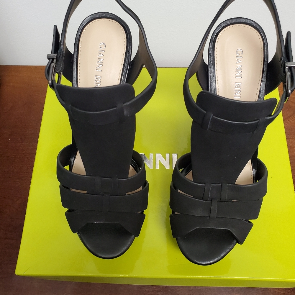 Gianni Bini black wedge